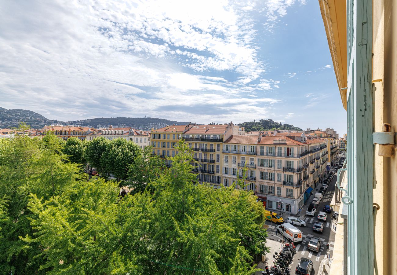 Appartement à Nice - Charmant 2 Pièces en Plein Centre Ville