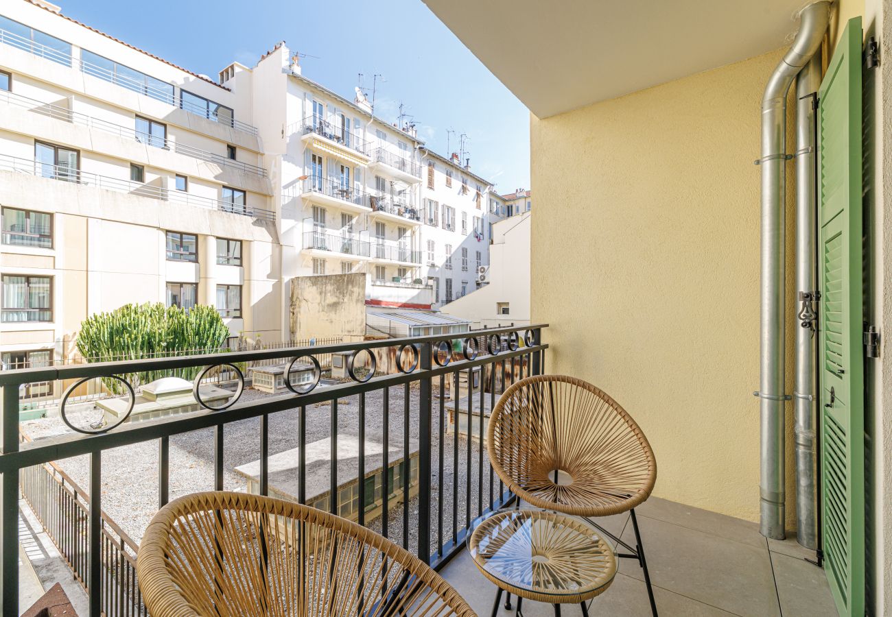 Appartement à Nice - Joli 2 Pièces au Calme en Plein Centre Ville