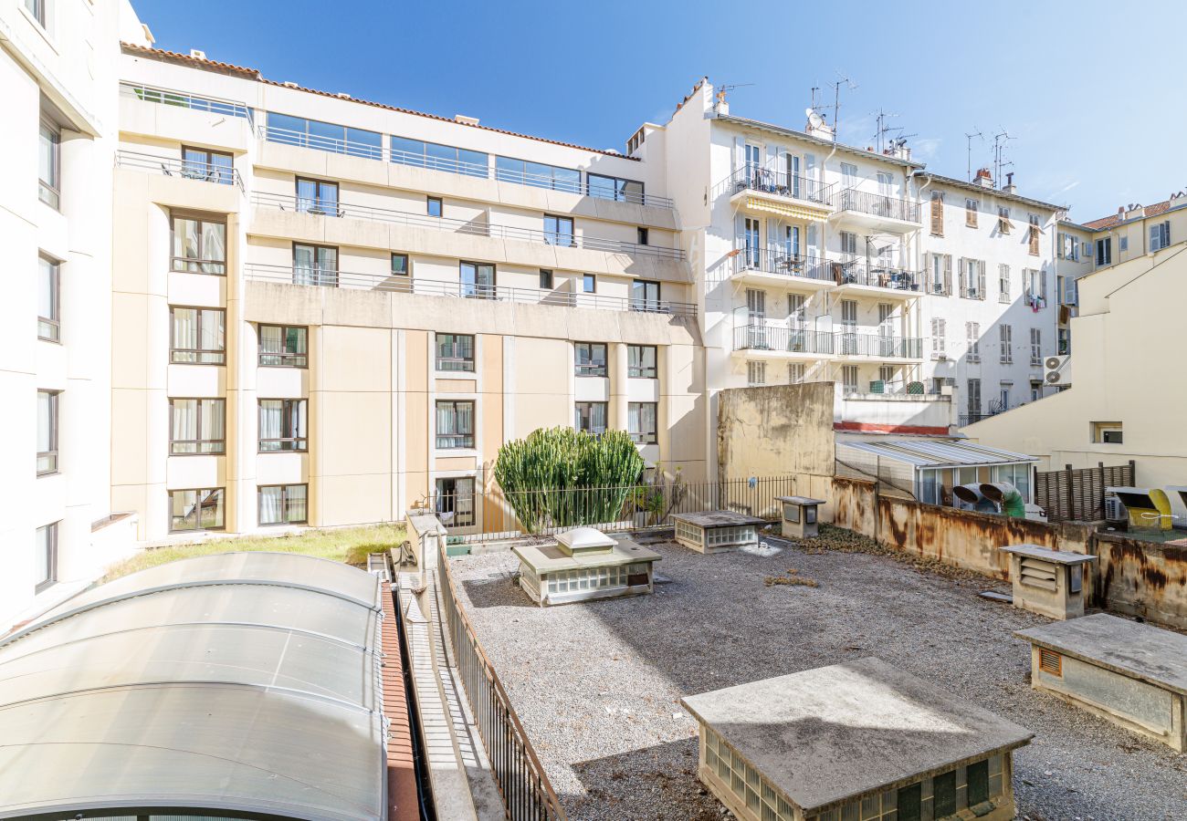 Appartement à Nice - Joli 2 Pièces au Calme en Plein Centre Ville