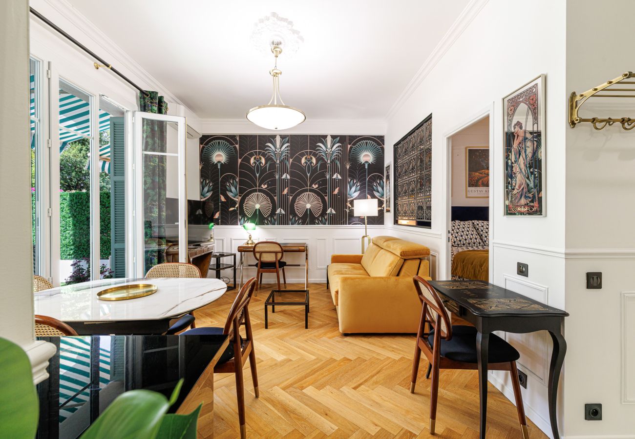 Appartement à Nice - Paisible 2 pièces, Grande Terrasse Plein Soleil