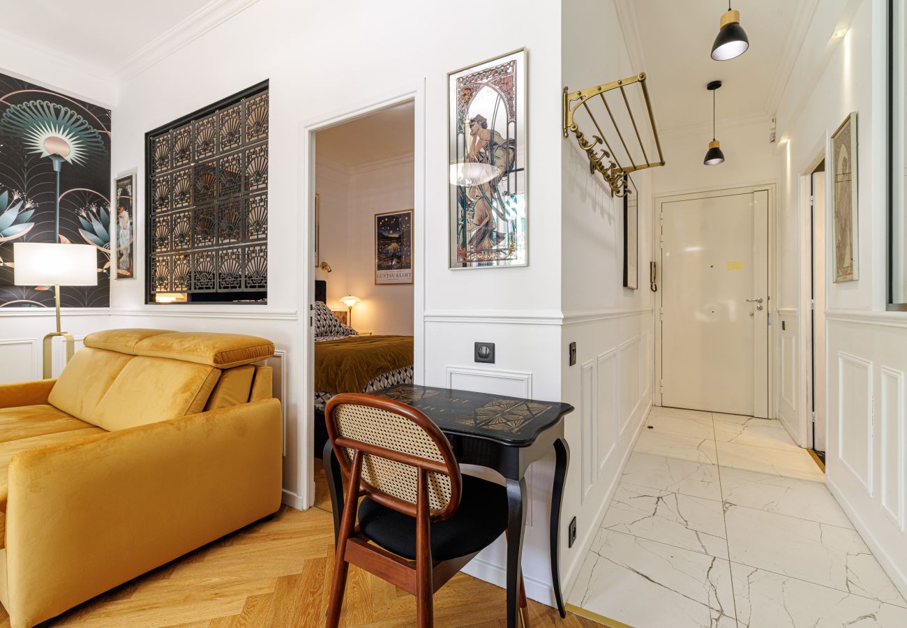 Appartement à Nice - Paisible 2 pièces, Grande Terrasse Plein Soleil