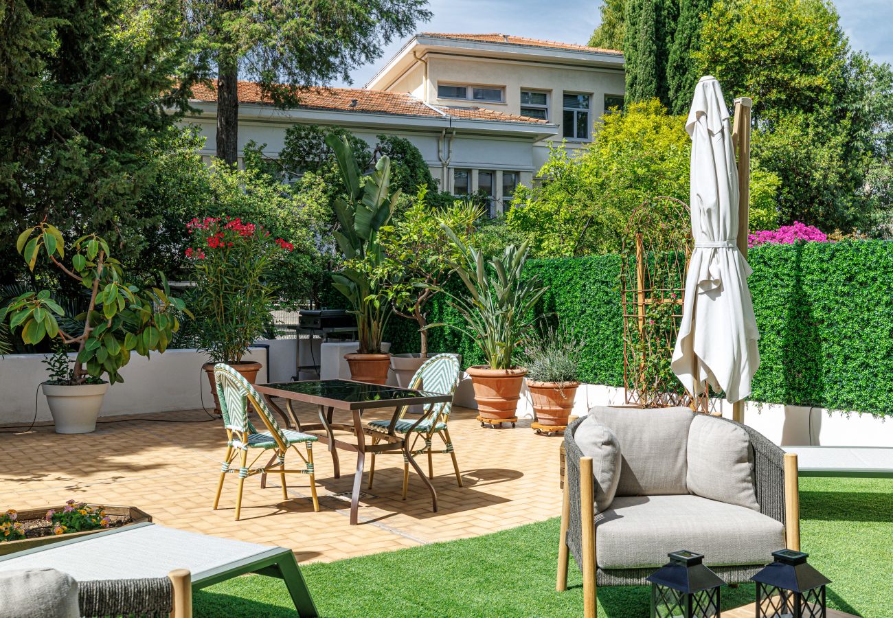 Appartement à Nice - Paisible 2 pièces, Grande Terrasse Plein Soleil