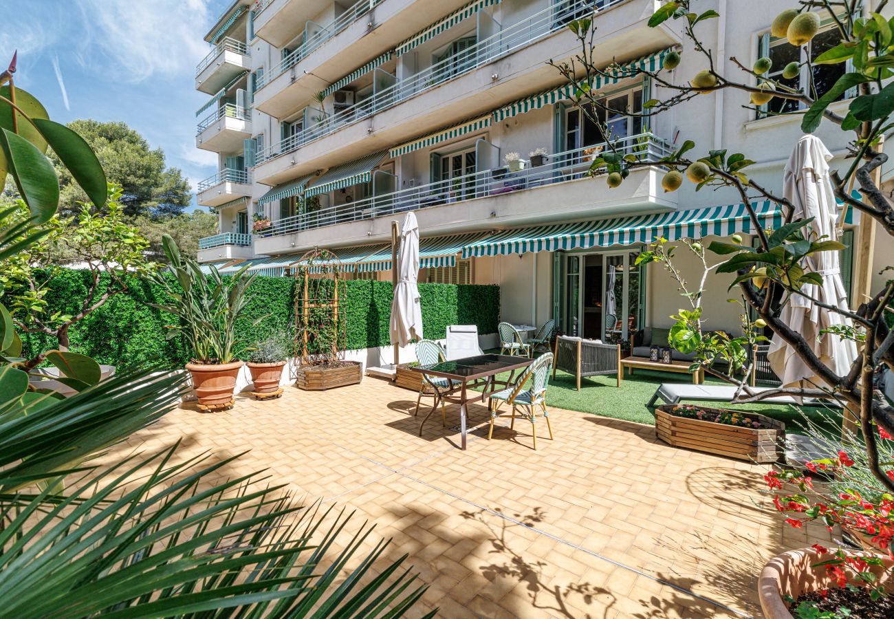 Appartement à Nice - Paisible 2 pièces, Grande Terrasse Plein Soleil