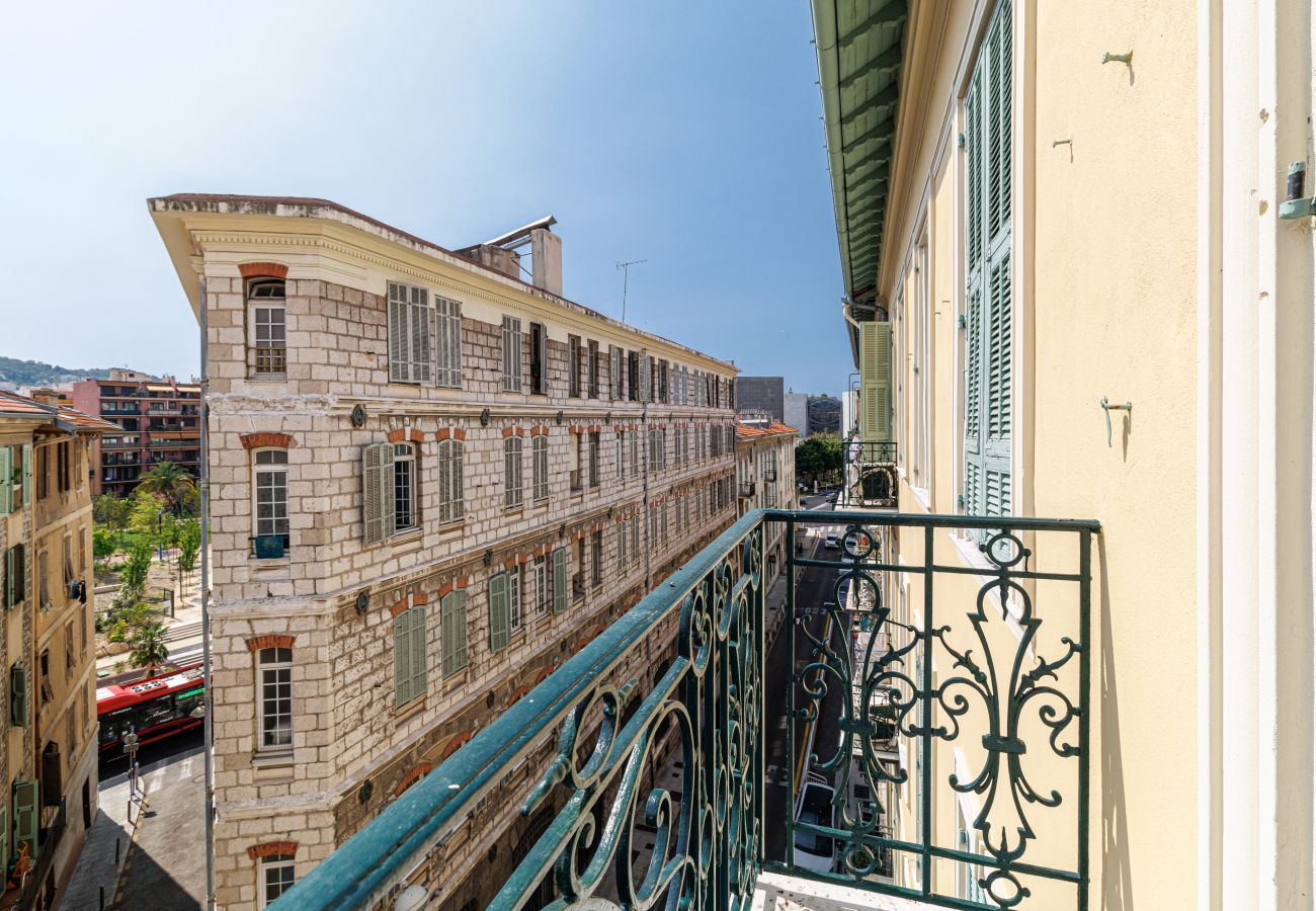 Appartement à Nice - Charmant & Lumineux 2 Pièces